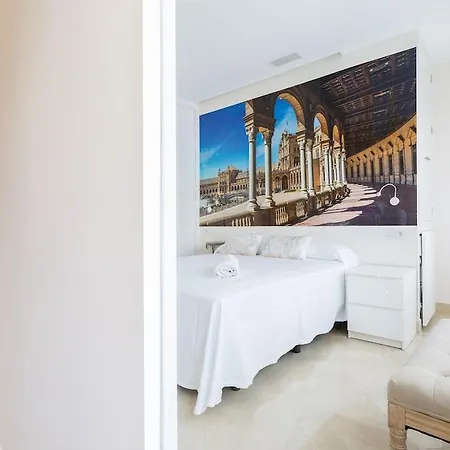 - Plaza De La Magdalena Hotel